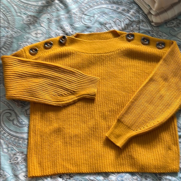 For The Republic Sweaters - For The Republic Yellow Crew Neck Sweater Cozy Knit